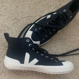 Veja Women's Wata II High Top Sneakers